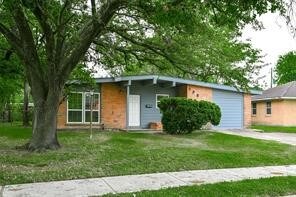638 Feamster Dr, Houston, TX 77022 - photo 2