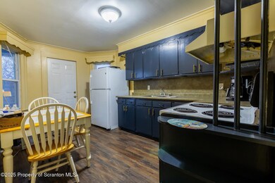 921-923 Clay Ave unit 2ND 3ER Floor, Scranton, PA 18510 - photo 7