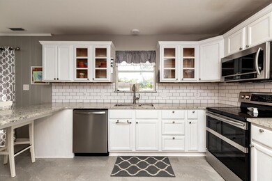 1627 Mount Vernon Dr, Jacksonville, FL 32210 - photo 4