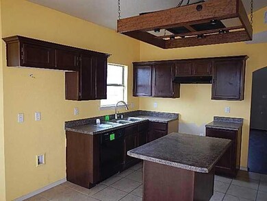 825 Desert Moon Dr, El Paso, TX 79928 - photo 5