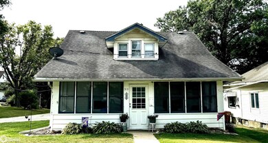 319 Freeman Ave, Audubon, IA 50025 - photo 2