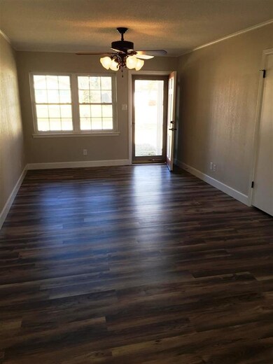 304 W Greenfield Dr, Wake Village, TX 75501 - photo 4