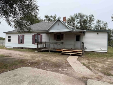 1107 5th St, Great Bend, KS 67530 - photo 3