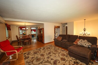 8 Brookview Dr, Derry, NH 03038 - photo 4