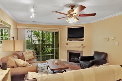 1006 Kingswood Dr unit I, Chapel Hill, NC 27517 - photo 2