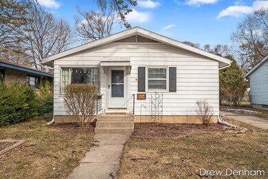 1504 Herrick Ave NE, Grand Rapids, MI 49505 - photo 2