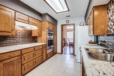 3037 Shenandoah Dr, Bedford, TX 76021 - photo 7