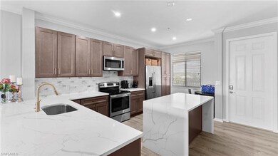 9727 Acqua Ct unit 444, Naples, FL 34113 - photo 3