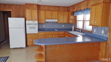 122 E Swartzel Ave, Vincennes, IN 47591 - photo 6