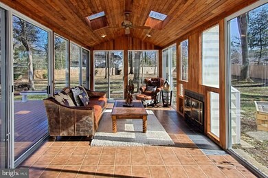 8905 Transue Dr, Bethesda, MD 20817 - photo 4