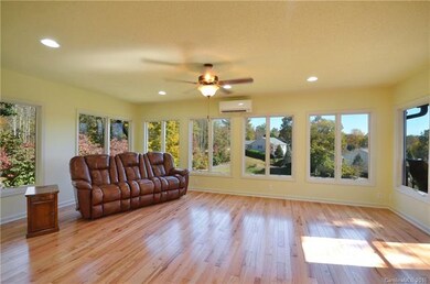 New Sunroom/Mountain/Golf Views