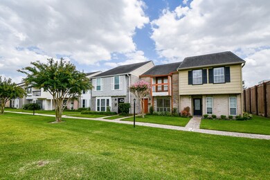 10398 Briar Forest Dr unit 33, Houston, TX 77042 - photo 4