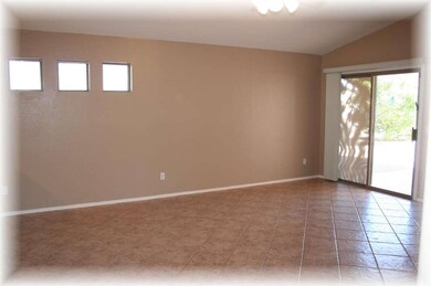 LAGRE OPEN GREATROOM