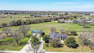 622 E Rock Island Ave, Boyd, TX 76023 - photo 4