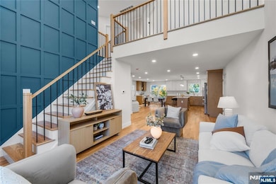 222 Bennington Ct, Clifton, NJ 07013 - photo 3