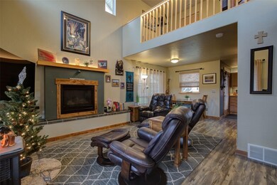 Vaulted ceilings and gas fireplace