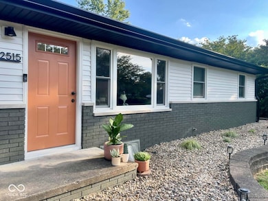 2515 16th St, Columbus, IN 47201 - photo 4