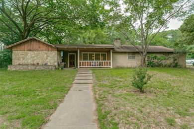 921 Circle Ln, Bedford, TX 76022 - photo 2