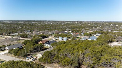 924 Devils River Dr, Granbury, TX 76048 - photo 3
