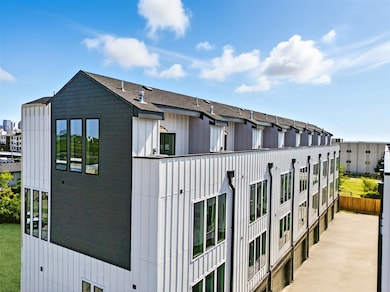 312 N Lancaster Ave unit Bldg 1, Dallas, TX 75203 - photo 2