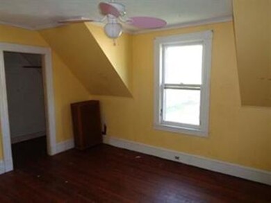 16 Emily St, Springfield, MA 01109 - photo 7