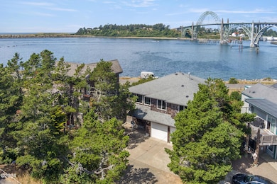 242 SW 27th St, Newport, OR 97365 - photo 3