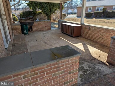 320 Hillside Dr, Reading, PA 19607 - photo 6