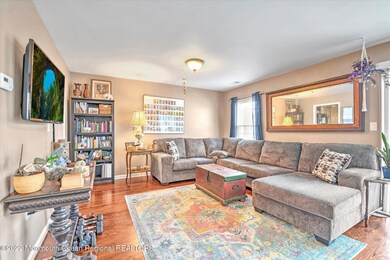 03-LIVING ROOM