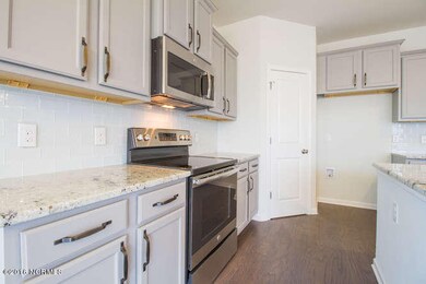 554 Steele Loop Drive-small-010-9-Kitche