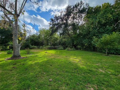 821 E House St unit 203, Alvin, TX 77511 - photo 5