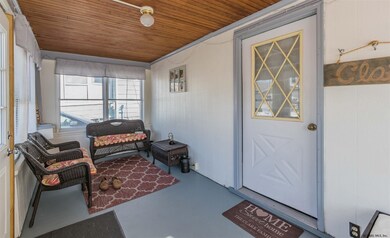 717 Cramer Ave, Schenectady, NY 12306 - photo 2