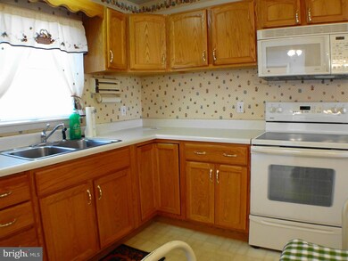 3394 Horsehead S, Laurel, MD 20724 - photo 5