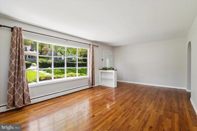 1213 Oak St, Coatesville, PA 19320 - photo 5