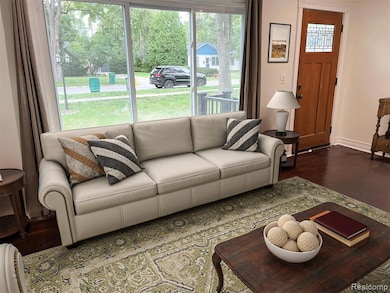 23096 Hawthorne St, Farmington, MI 48336 - photo 2