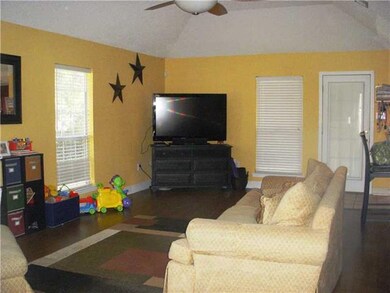 Den/Family/Great Room. Wood Laminate Floors