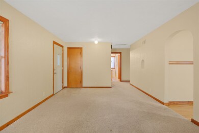 1716 Sprott St, Auburn, IN 46706 - photo 3