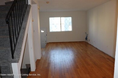 25 Duane Ct, Staten Island, NY 10301 - photo 4