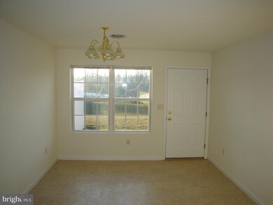 2754 Roosevelt Dr, Chambersburg, PA 17201 - photo 3