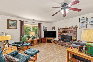 4500 Azalea Dr, Grants Pass, OR 97526 - photo 5