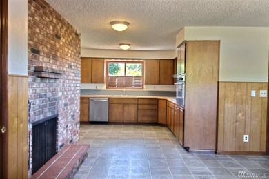 3241 Maple St, Longview, WA 98632 - photo 2