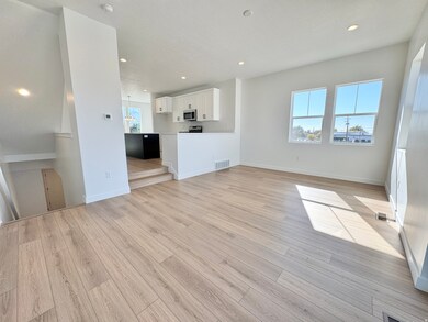 1652 N 1600 St W, Layton, UT 84041 - photo 4