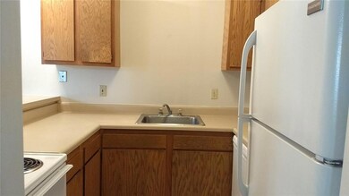 2 Metairie Ct unit D, Metairie, LA 70001 - photo 3