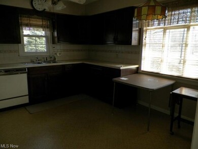 Spacious kitchen.