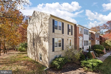 8601 Raglan Rd, Vienna, VA 22182 - photo 2