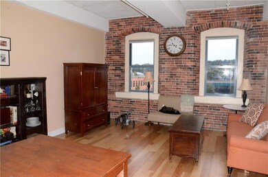 Island Terrace unit 106, Saco, ME 04072 - photo 3