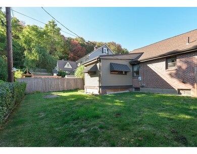 38 Lindbergh Ave, Holyoke, MA 01040 - photo 5