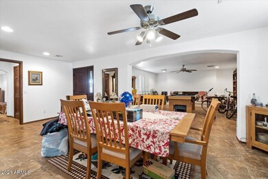 06-Dining Room