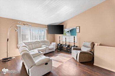 09-Living Room_IMG_8424