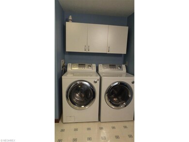 Laundry - appliances stay!