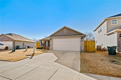 1121 E Sparrow Cir, Fayetteville, AR 72701 - photo 3